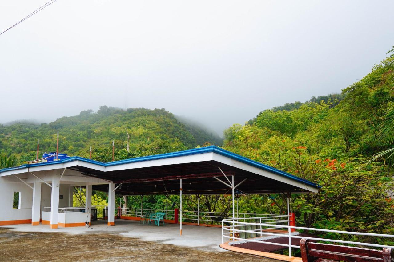 C Star Travellers Inn Oslob Exterior photo